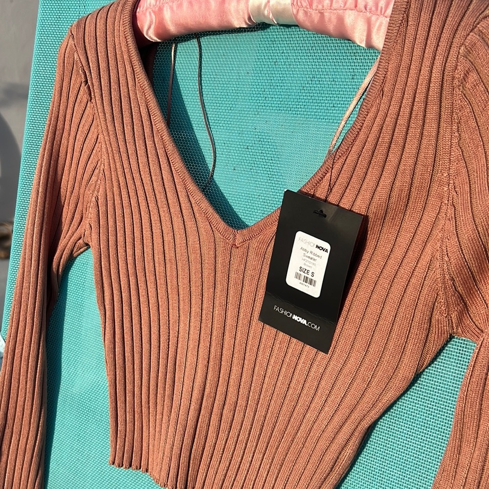 FashionNova NWT Sweater